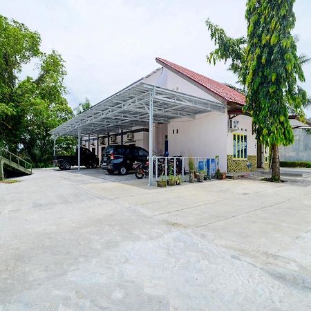 Oyo 90263 Hotel Diva Golf Bengkulu Exterior foto
